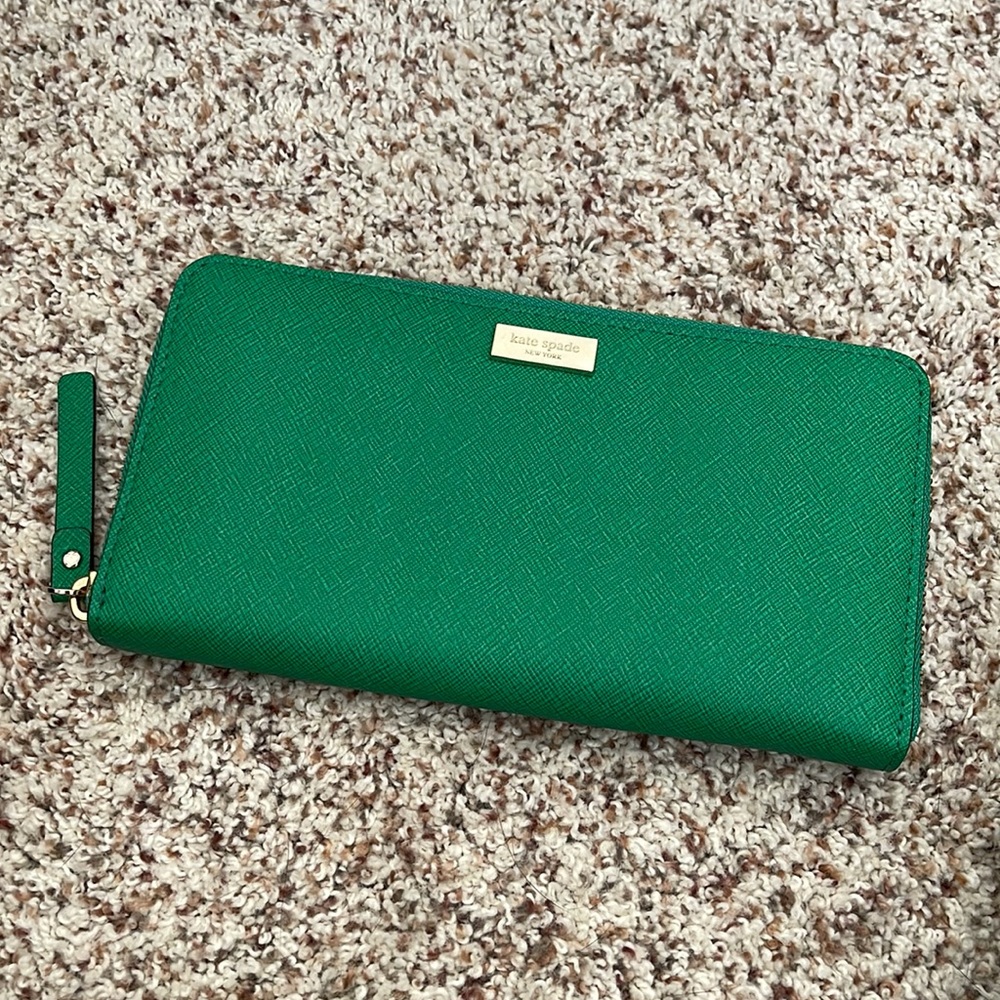 New Kate Spade Neda Wallet